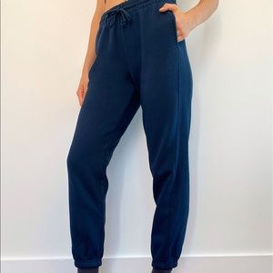 aritzia TNA cozy af boyfriend sweatpants navy blue